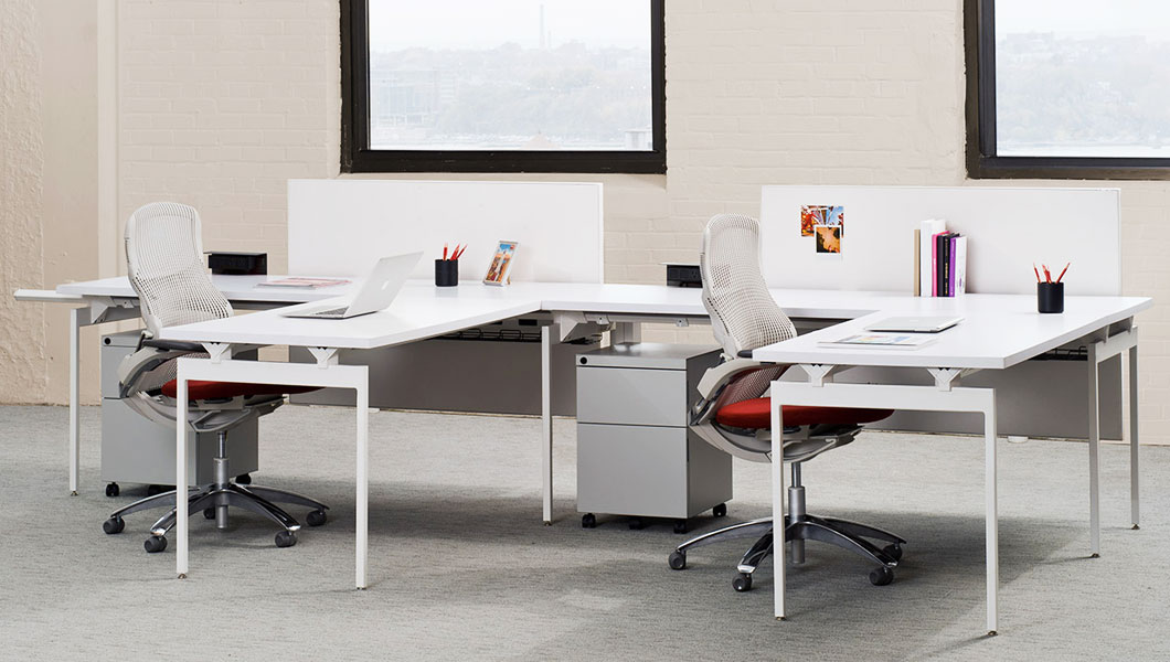 Knoll Open Plan Workstation Furniture with Antenna Workspaces